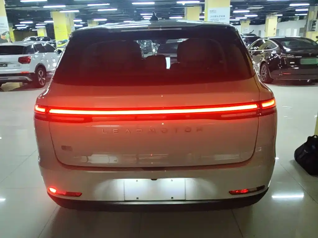 Leapmotor Leapmotor C10 — миниатюра 6