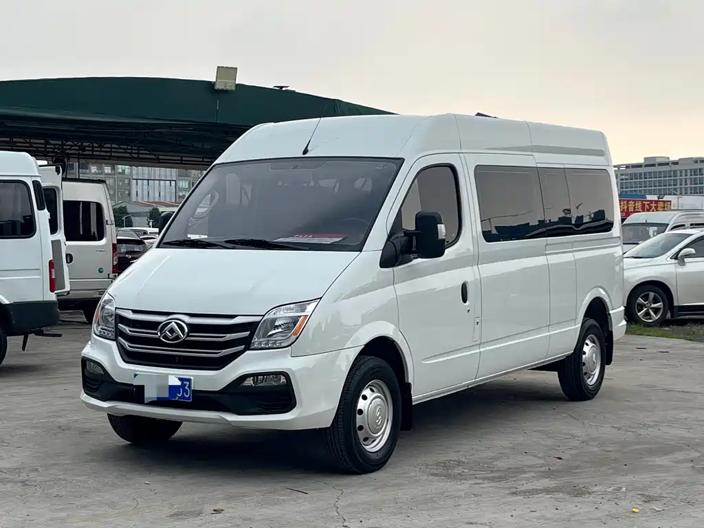 新途V80 2025款 超值版傲运通 2.0T 手动长轴中顶127Ps 6/7/9座