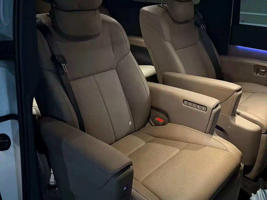 Li Auto MEGA 2025 Home