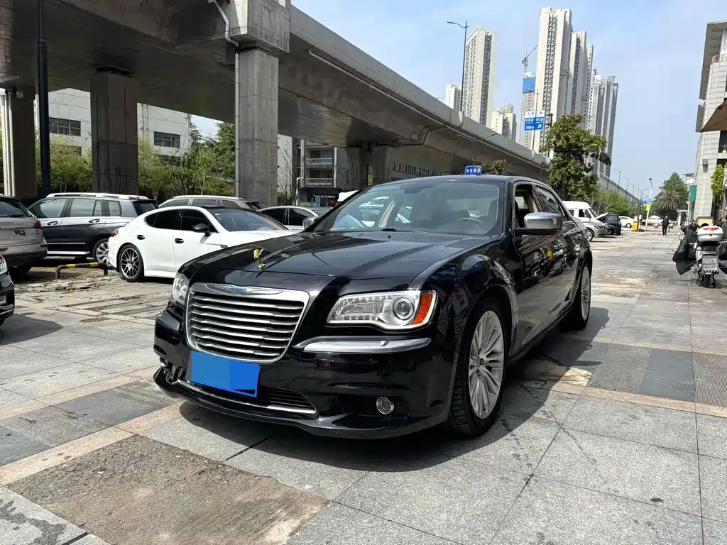 Купить Chrysler 300C