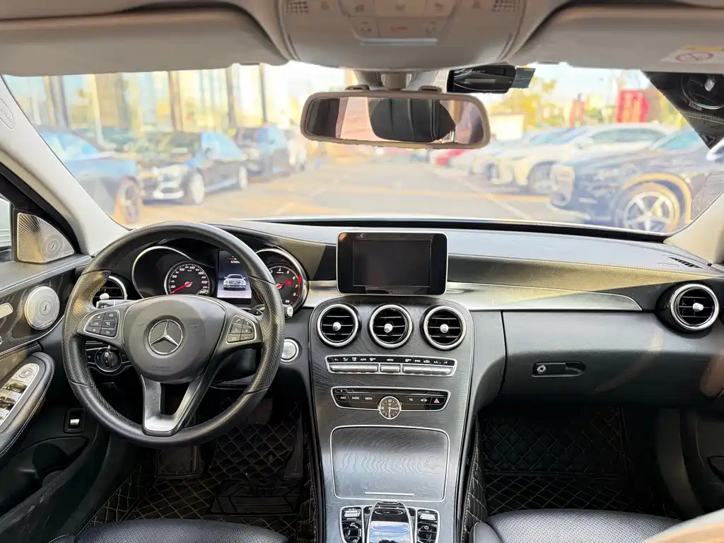 Mercedes-Benz C-Class — миниатюра 21