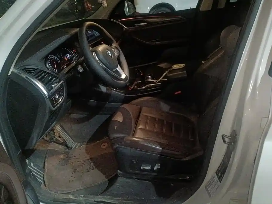 BMW X3 — миниатюра 9
