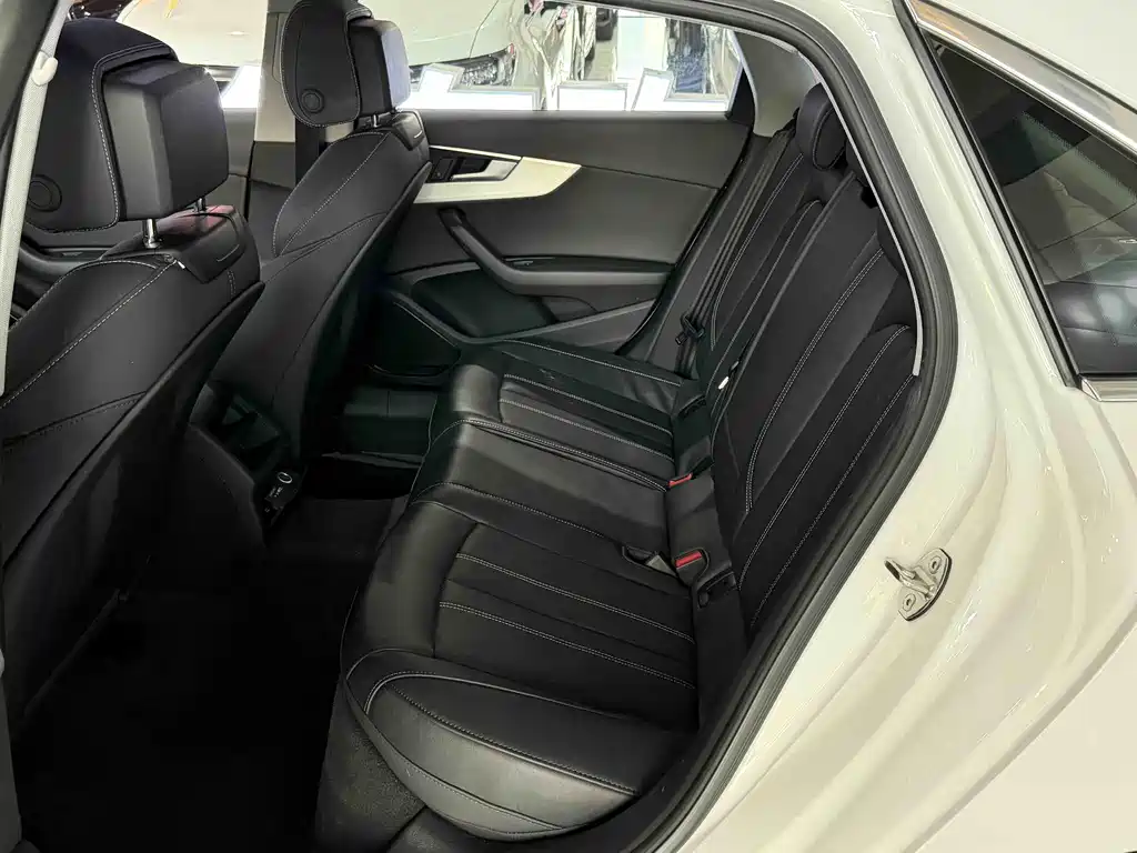 Audi A4L 2023 40 TFSI Fashion