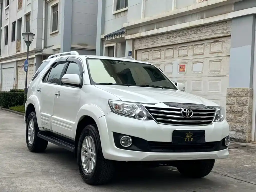 TOYOTA FORTUNER