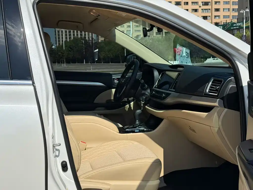 Toyota Highlander — миниатюра 4