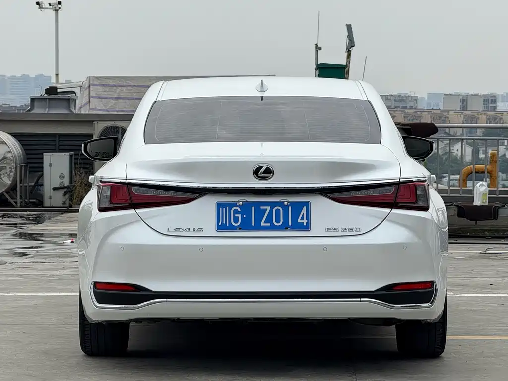 Lexus ES — миниатюра 4