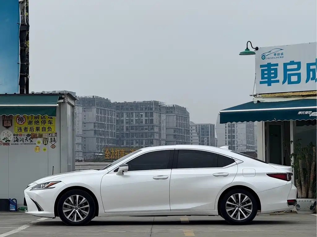 Lexus ES — миниатюра 3