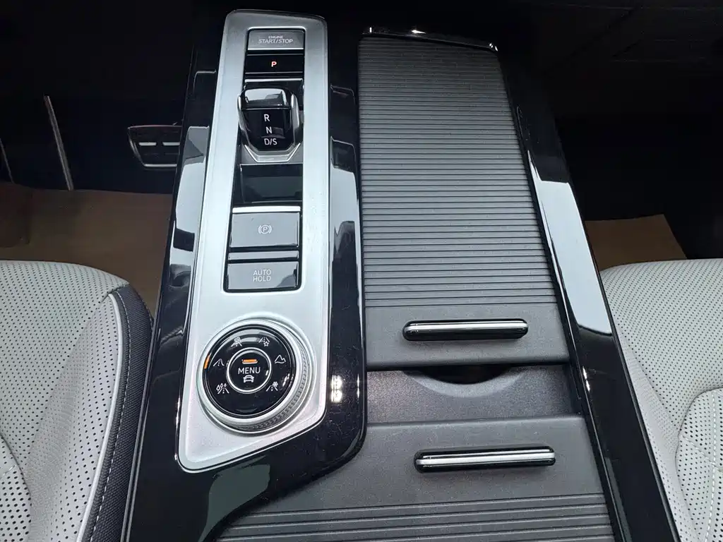 Volkswagen Tavendor 2024 380TSI R-Line