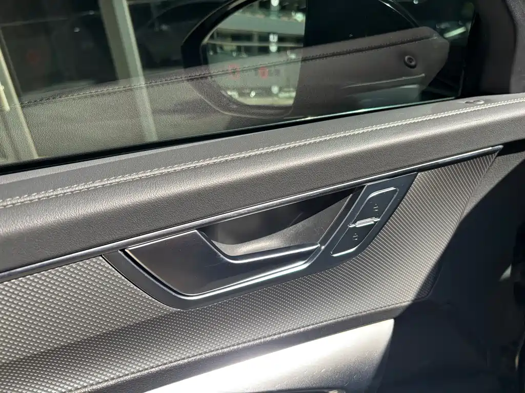 Audi A6L — миниатюра 11