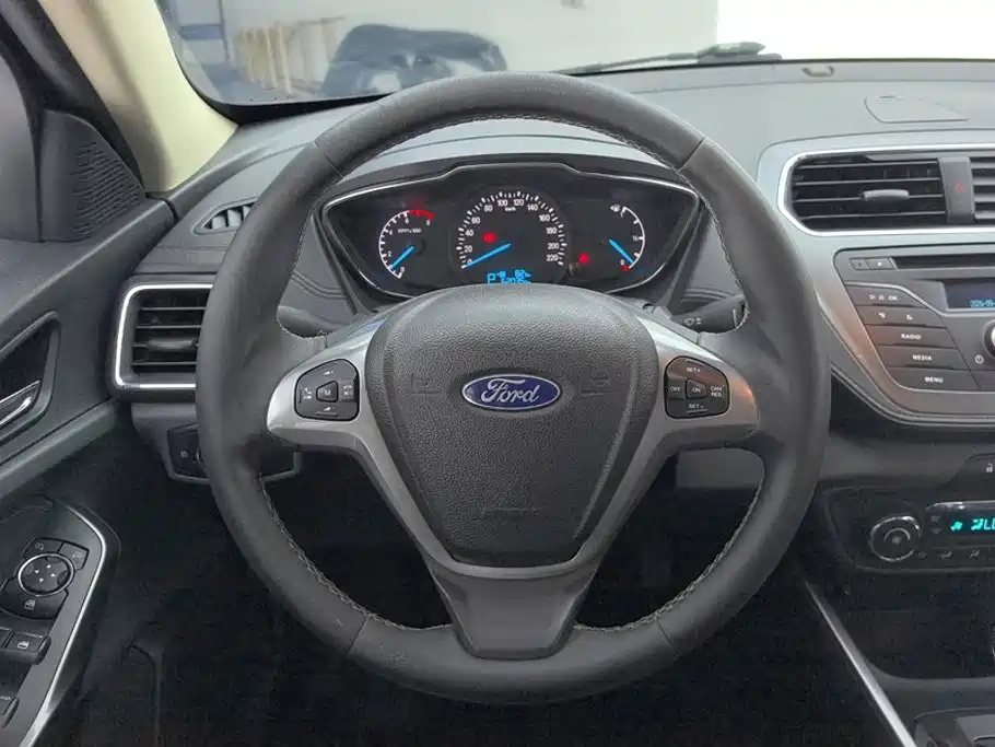Ford Escort — миниатюра 15