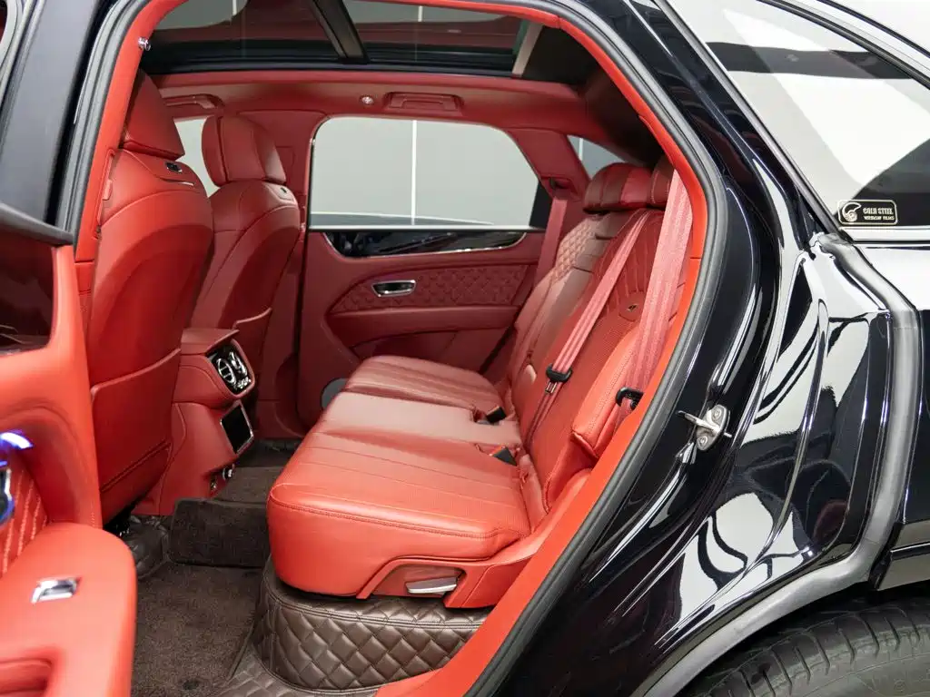 Bentley Bentayga — миниатюра 11