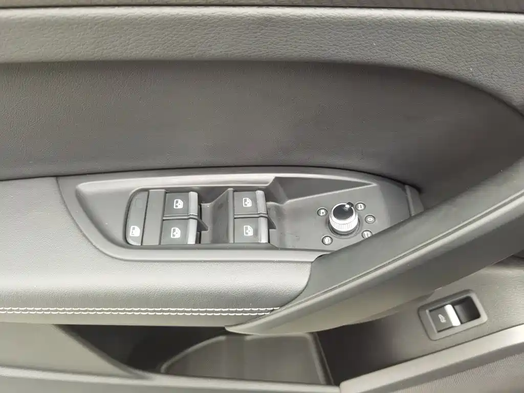 Audi Q5L — миниатюра 9