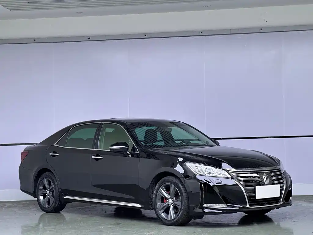 Toyota Crown 2015 2.0T Fashion
