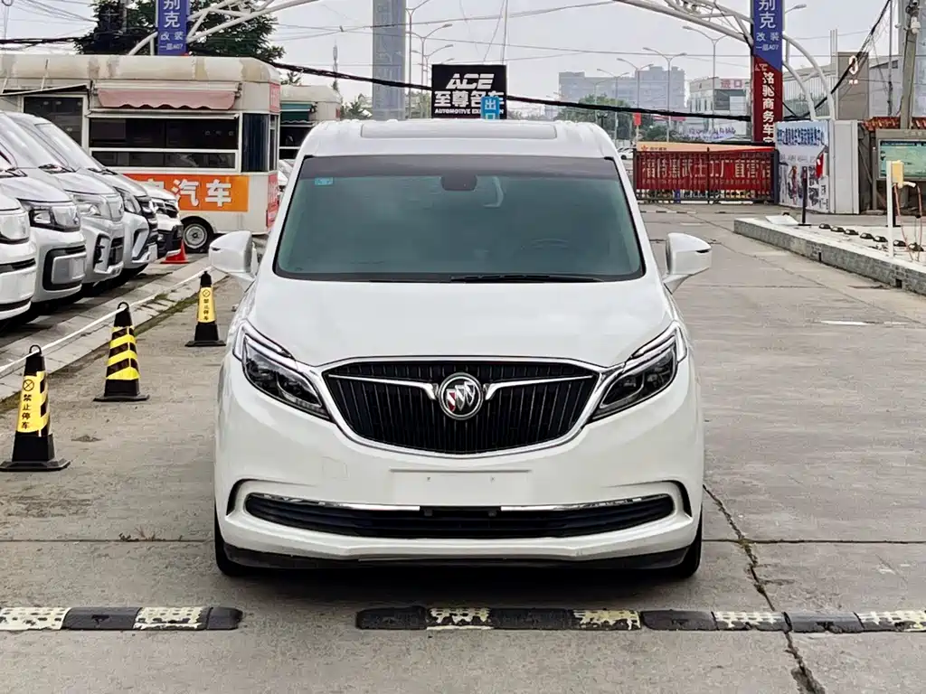 Buick GL8 — миниатюра 2
