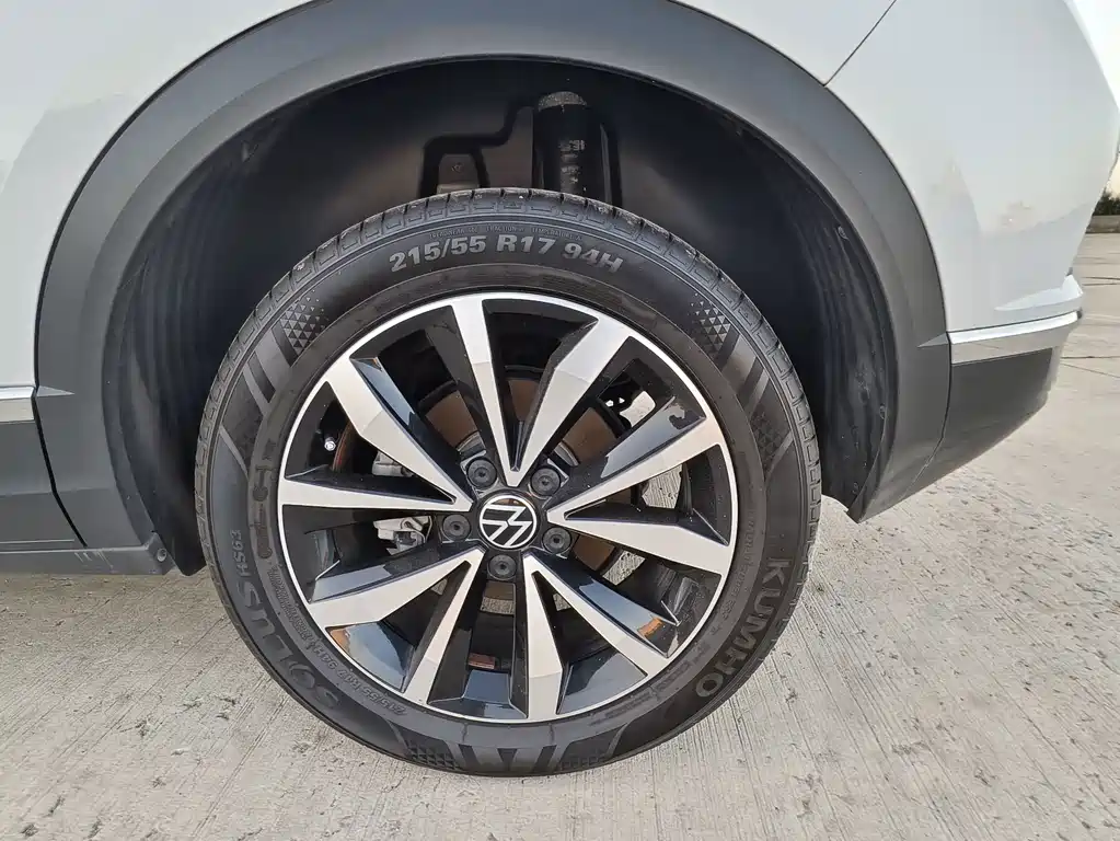 Volkswagen T-Roc — миниатюра 19
