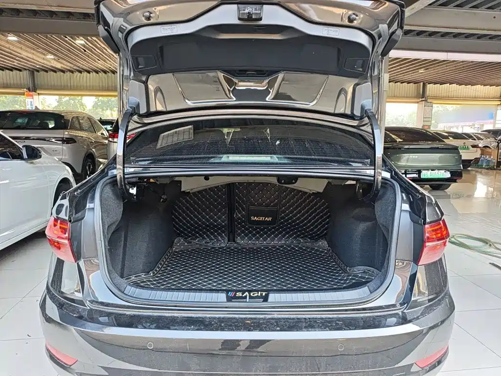 Volkswagen Sagitar — миниатюра 15