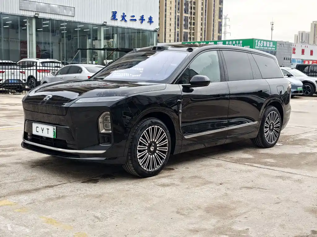 NIO ES8