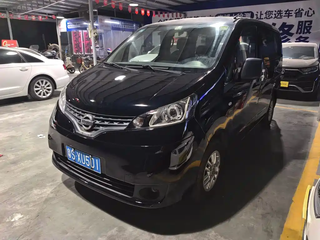 Nissan NV200 — миниатюра 8