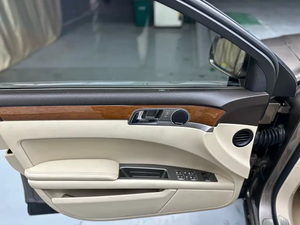 Volkswagen Phaeton — миниатюра 14