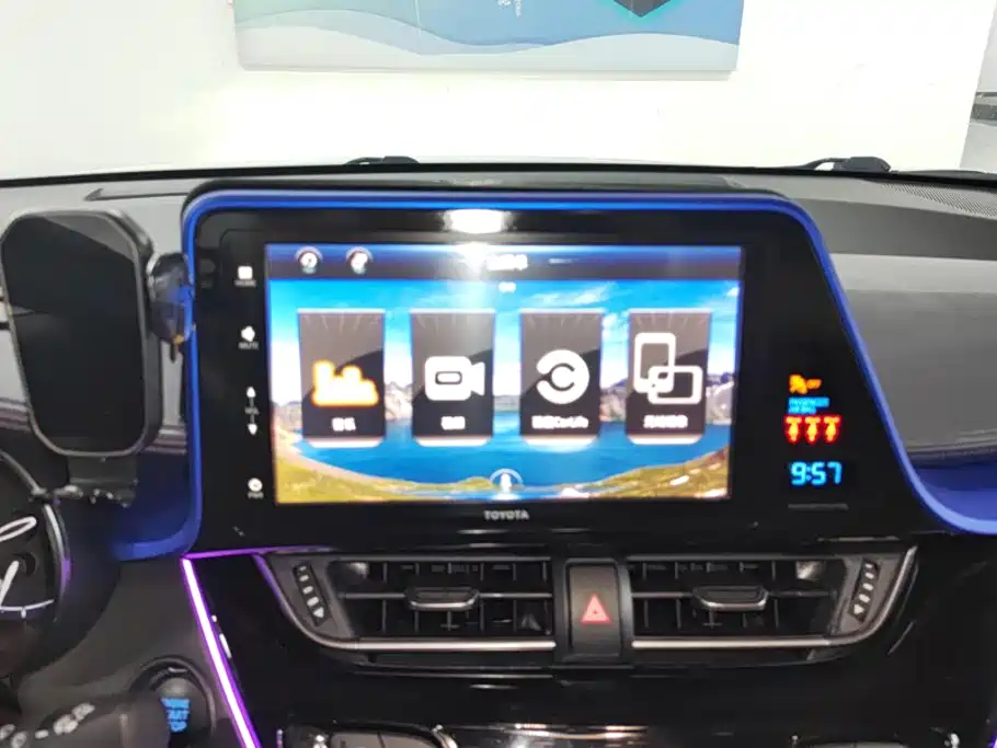 Toyota IZOA — миниатюра 13