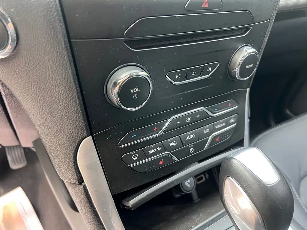 Ford Edge — миниатюра 15