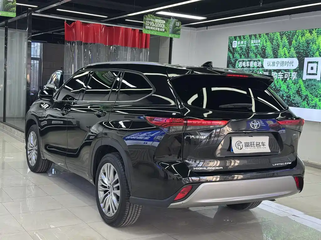 Toyota Highlander 2022 2.5L 7 мест