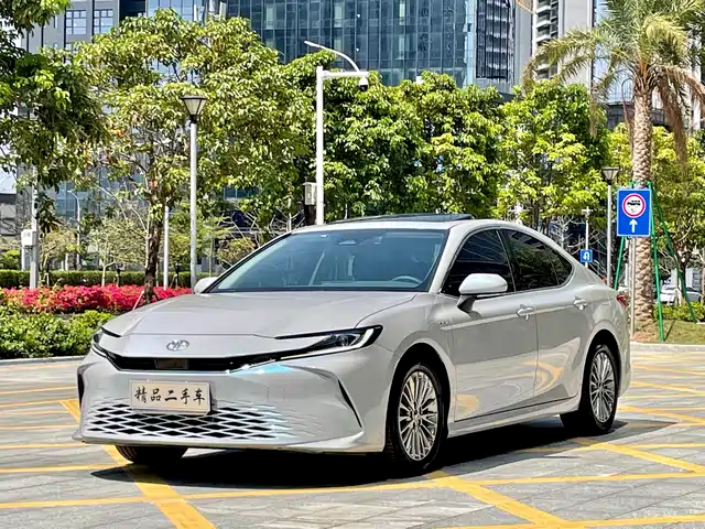 TOYOTA CAMRY 2024