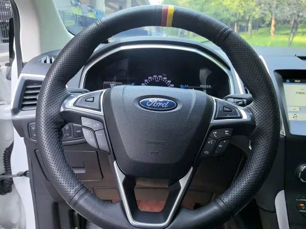Ford Edge — миниатюра 14