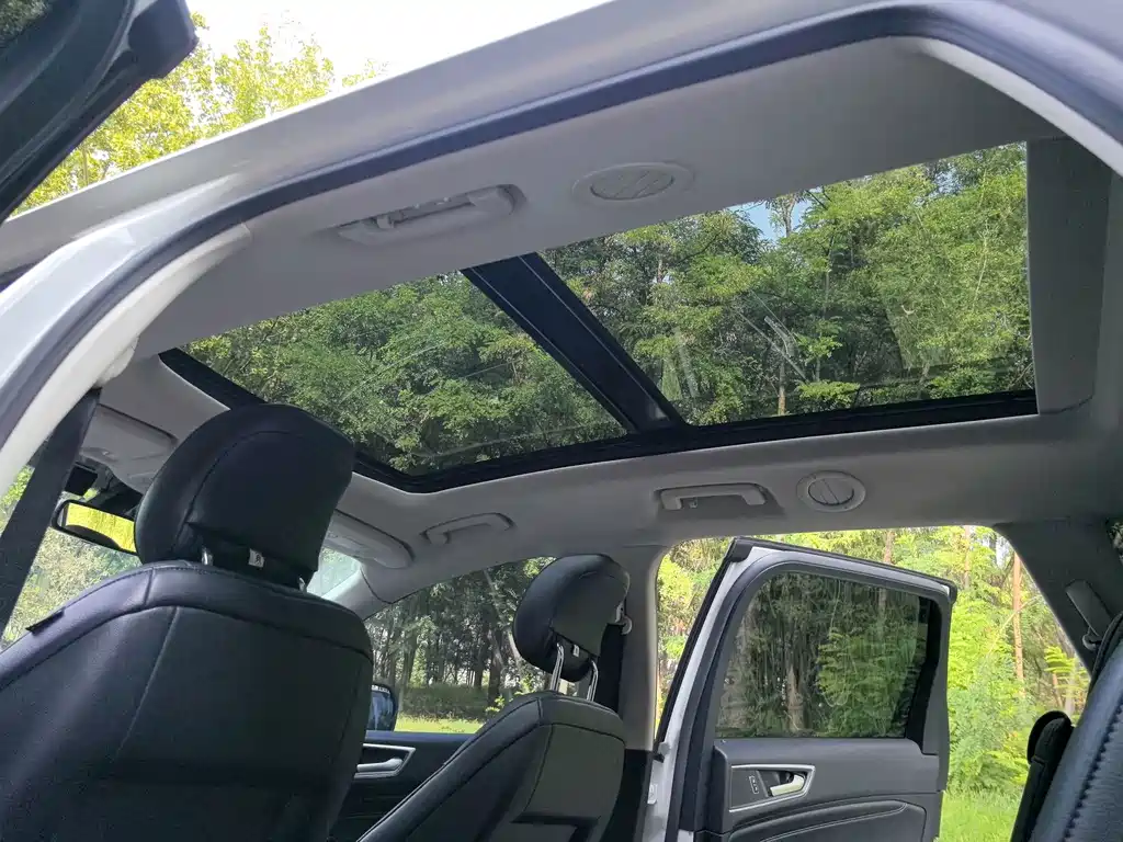 Ford Edge — миниатюра 11
