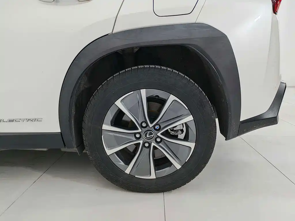Lexus UX New Energy — миниатюра 17