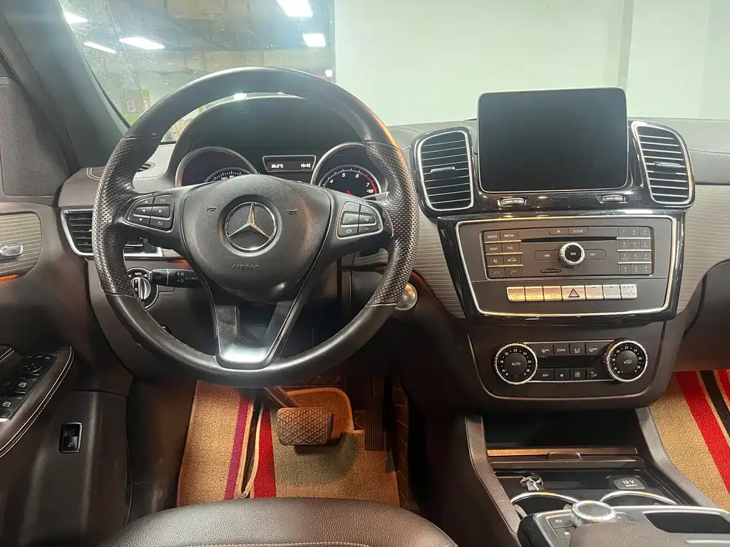 Mercedes-Benz GLE (Import) — миниатюра 6