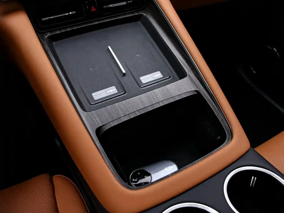 AITO AITO M6 — миниатюра 10