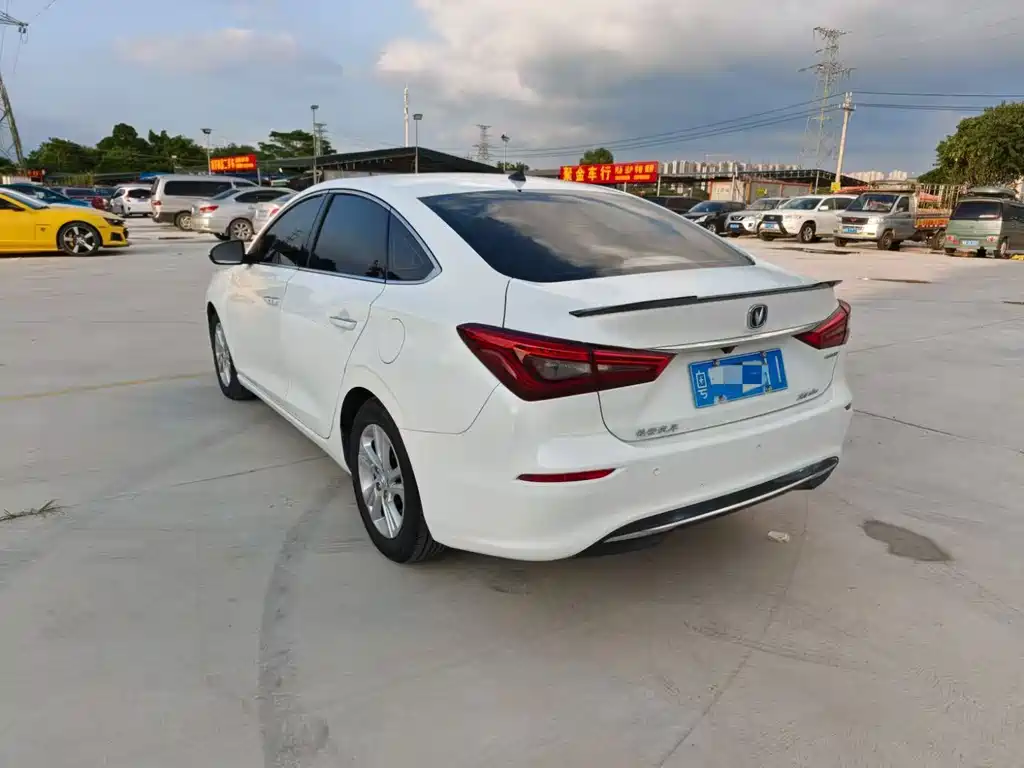 Changan Eado — миниатюра 4