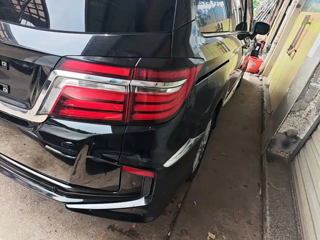 Honda Elysion — миниатюра 8