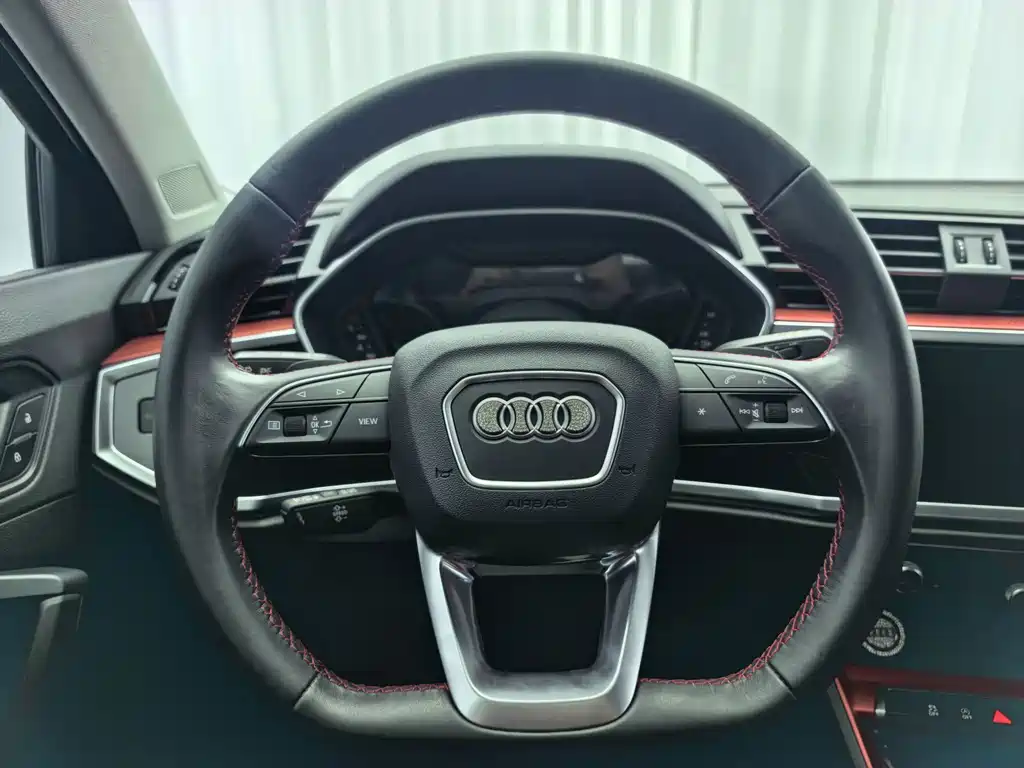Audi Q3 — миниатюра 10