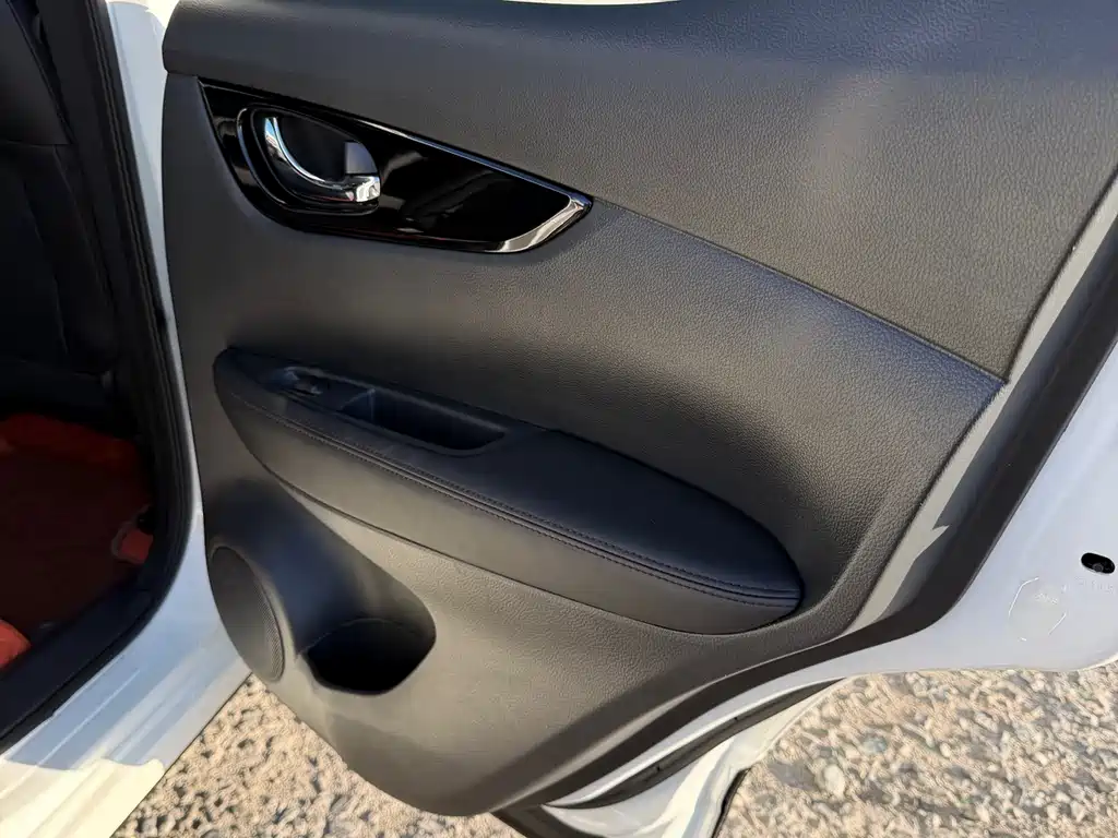 Nissan Qashqai — миниатюра 15