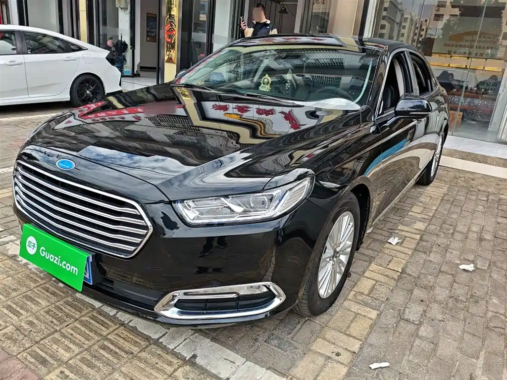 Ford Taurus 2016