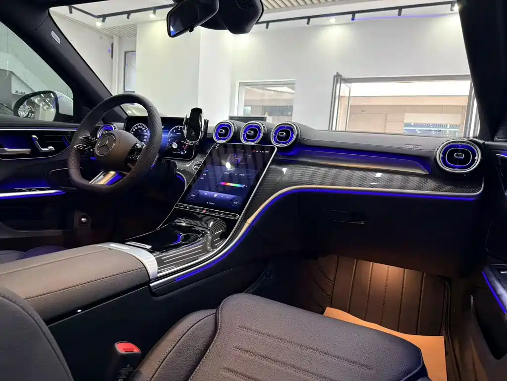 Mercedes-Benz C-Class — миниатюра 8