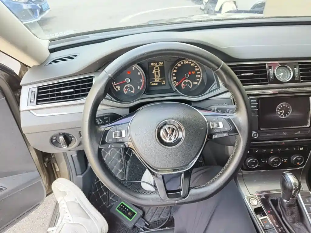 Volkswagen Passat — миниатюра 11