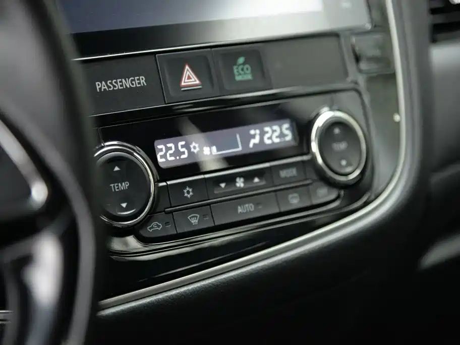 Mitsubishi Outlander — миниатюра 9