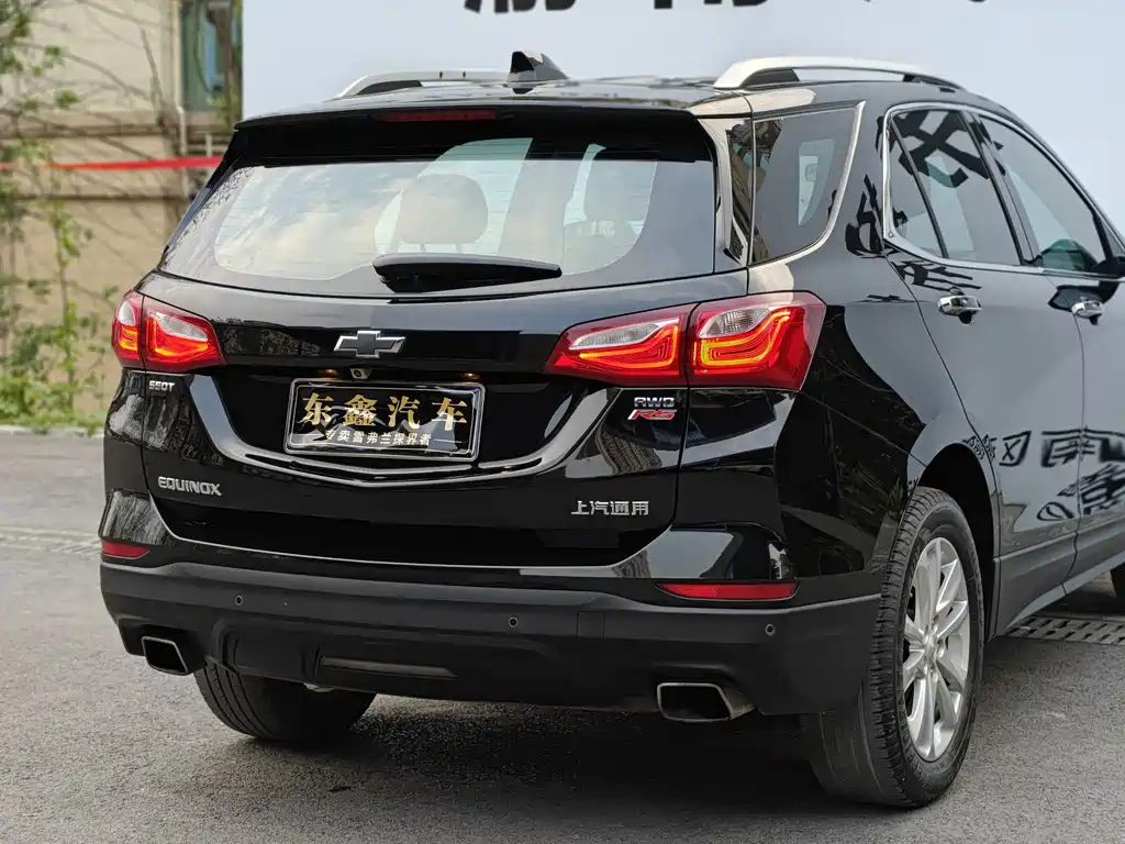 Chevrolet Equinox — миниатюра 17