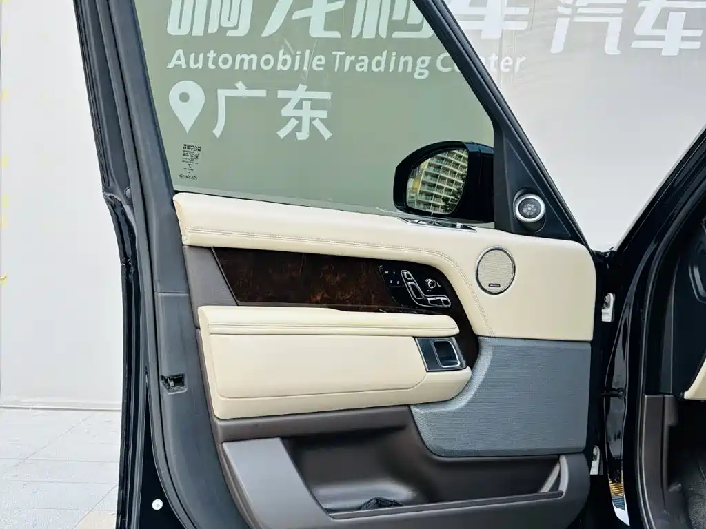 Land Rover Range Rover — миниатюра 24