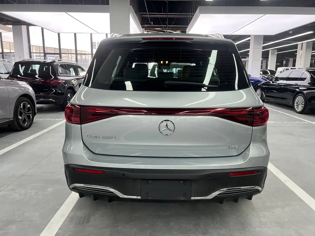 Mercedes-Benz EQB — миниатюра 11