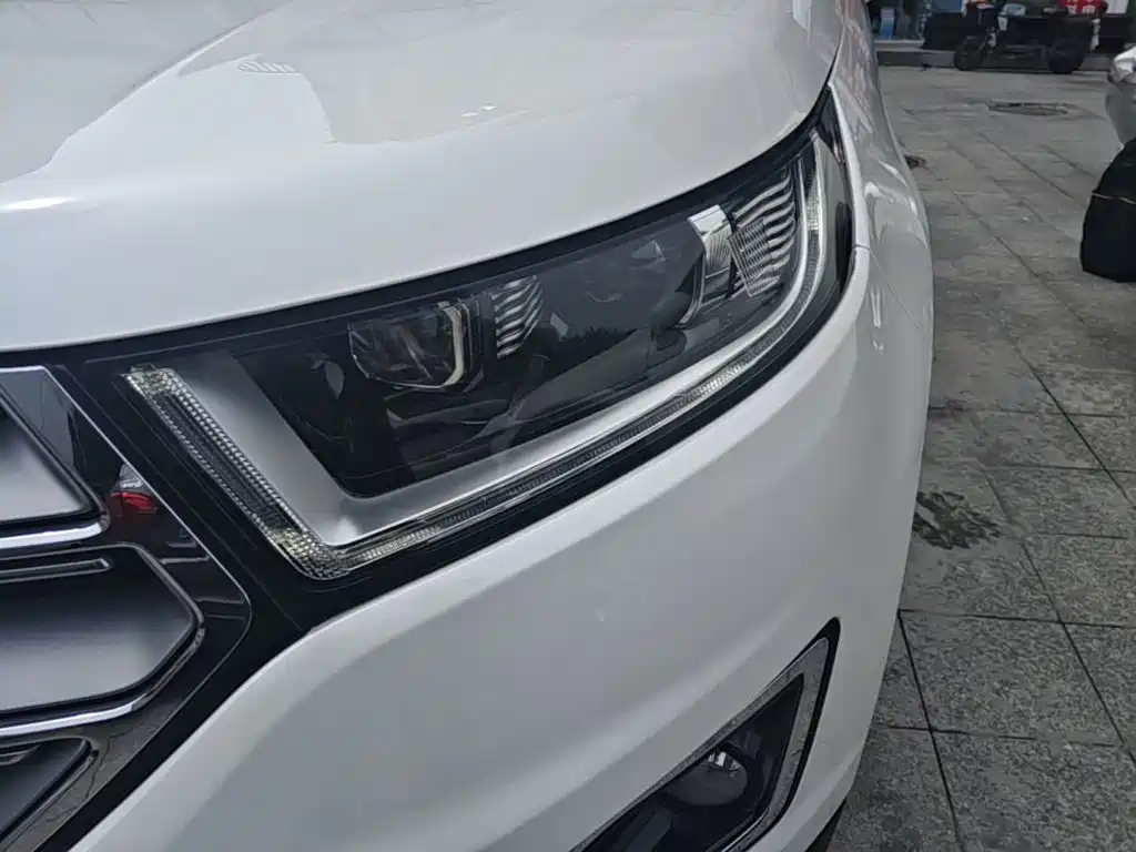 Ford Edge — миниатюра 24
