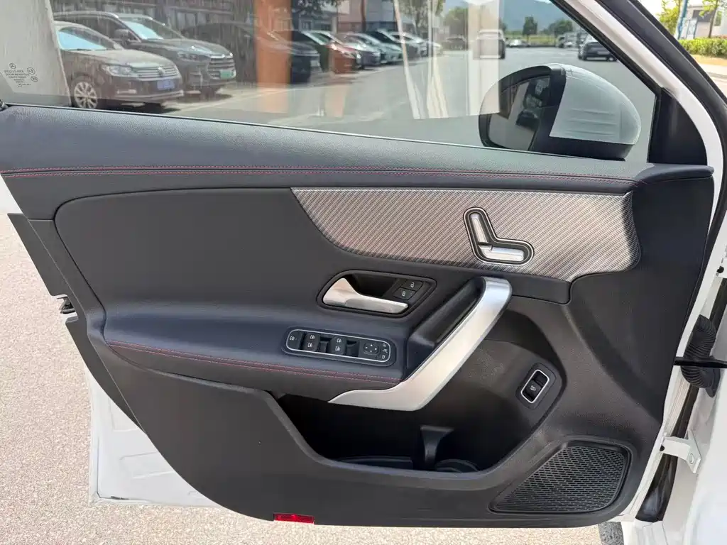 Mercedes-Benz A-Class — миниатюра 5