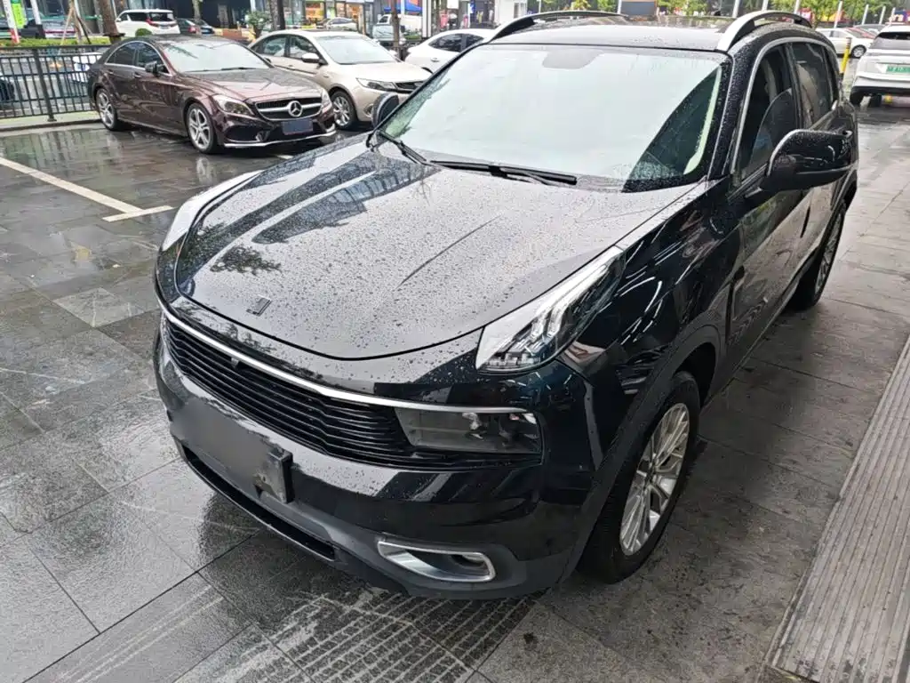 Lynk & Co 01