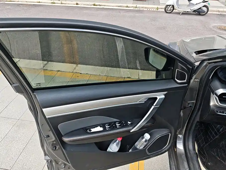 Geely Binyue — миниатюра 7