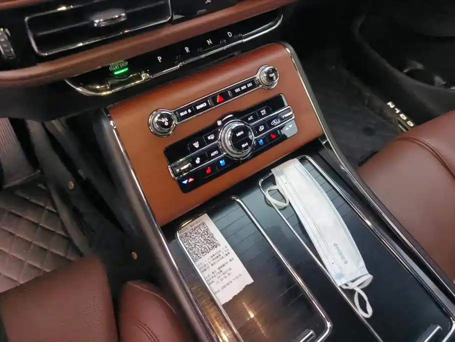 Lincoln Aviator — миниатюра 16