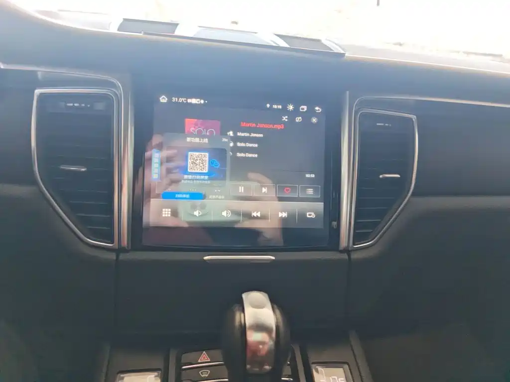 Porsche Macan — миниатюра 13