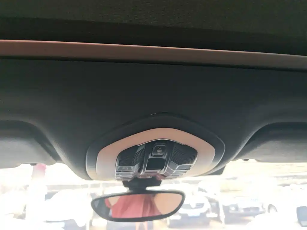 Porsche Macan — миниатюра 18